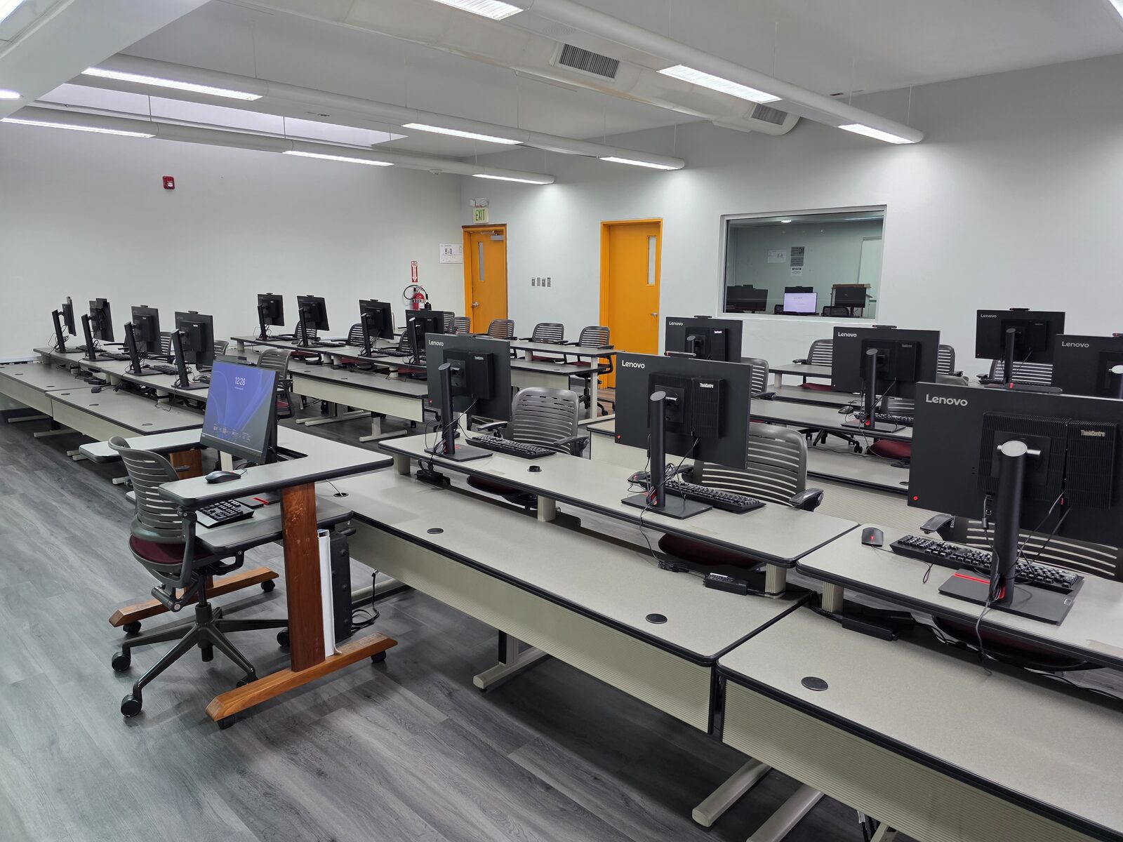 Learning Centre 1 - monitors along the rear workstation row